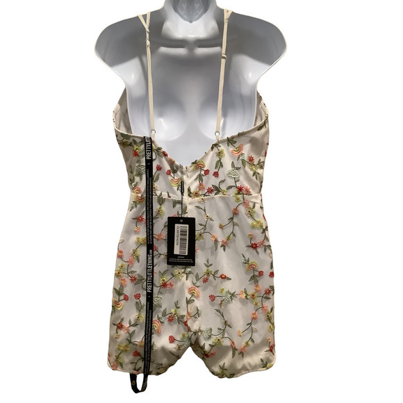 PRETTY LITTLE THING “KATHERINA” PLUNGE HARNESS ROMPER 12 NWT - Picture 5 of 12